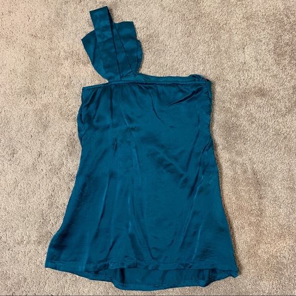 Silk charmeuse asymmetrical bow shoulder top - Picture 6 of 7